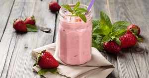 Fraise : la recette du milkshake rapide et facile qui va vous rafraichir