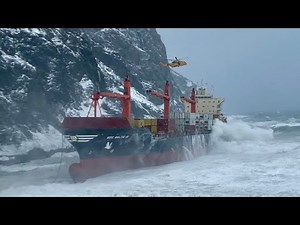 Riesenfrachter läuft in Sturm auf Grund - Heli rettet Crew