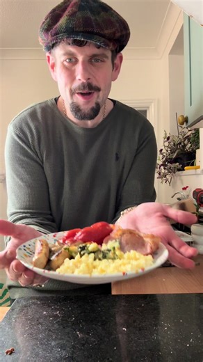 Enjoy a Full English Dinner Experience