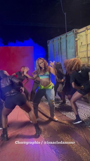 Le plaisir d’avoir chorégraphier la partie de #rebo pour le clip #matakunayo at #kinshasa #isaacledanseur #makingoff #rebotchulo #mamannabango #congodance #congolaise🇨🇩 #vlogyvlog