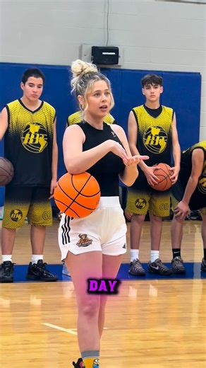 Leonella Montalvo on Instagram: "Putting up high volume shots with incorrect form isn’t going to get you better 🤷🏼‍♀️ . . . . . . #basketball #hoopersofinstagram #fitnessmodel #explore #fitness"