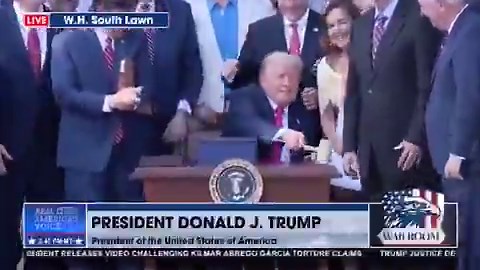 🇺🇸 PRESIDENT TRUMP HAS JUST APPROVED A MASSIVE U.S. STIMULUS PACKAGEAROUND $2.5 TRILLION SET TO FLOW INTO THE ECONOMY OVER THE NEXT 12 MONTHSLIQUIDITY IS BACK… MARKETS ABOUT TO GO PARABOLIC