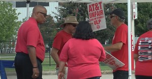 AT&T strike ramps up with state senator joining Lafayette picketers