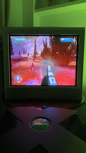 VISUELLE GAMING on Instagram: "Halo: Combat Evolved (2001) on Microsoft Xbox. #halo #xbox #retrogaming #CRT #gameplay #retro #game #nostalgia #memories #clip #gaming #fps"