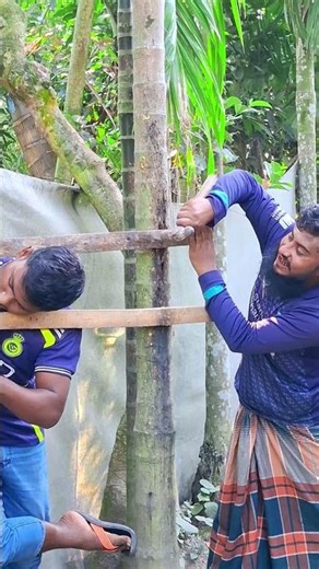 “Naughty Boy’s Genius Prank! He Got Stuck! 😳😂🌳”