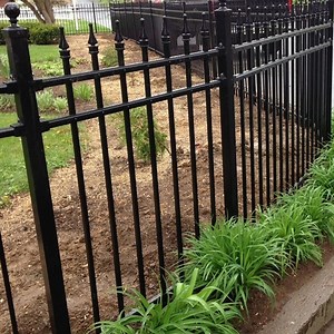 [Hot Item] Wrought Iron Fence Welded Picket Fence Panel Iron Security Fencing Steel Garden Fence