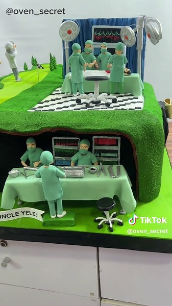 Creative Cardiologist Cake Design Featuring Golf Elements