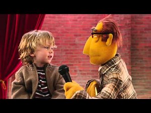 Muppet Moments | Newsflash: News that Counts | Disney Junior
