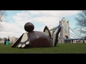 Juliet Sear's Creates Giant Chocolate Bunny Bum for Easter