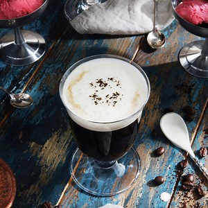 Irish Coffee cocktail recipe - Absolut Drinks