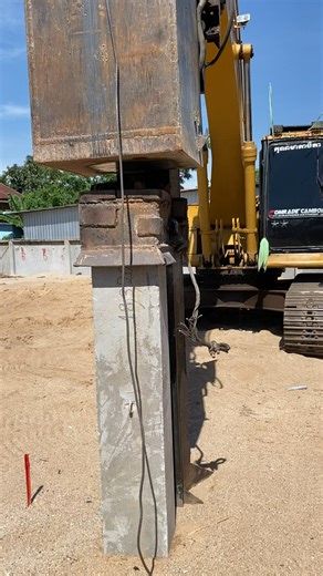 concrete pile driver by excavator hammer #construction #machinery #videos | Daily machinery and construction | Facebook