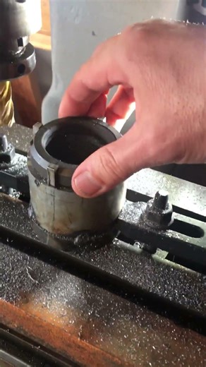 Milling a spline socket