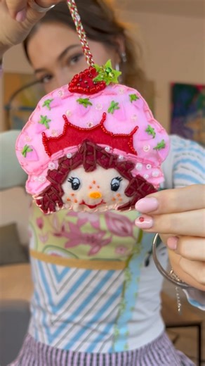 Strawberry Shortcake on Instagram: "These DIY ornaments will add a dash of sweet nostalgia to Strawberry Shortcake’s Christmas tree! 🎄 💖 A big thank you to the berry-iffic @lili4n for creating these beautiful felt decorations! They’re adorable and filled with holiday charm! ✨ Would you add these stunning ornaments to your tree? 🎁💖"