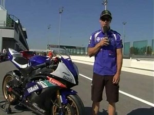 Cal crutchlow explaining the 2009 YZF-R6
