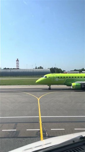 A320 Cockpit View: Spotting an S7 Embraer E170! ✈️ #shorts