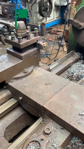 Reduce the diameter of the hole #mechanicalengineering #lathework #lathemachine #engineering #mechanical #technology | Hamdani Pasaribu
