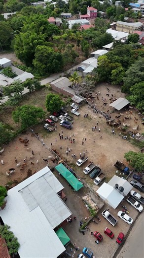 Miércoles de tianguis en Corinto Morazán El Salvador