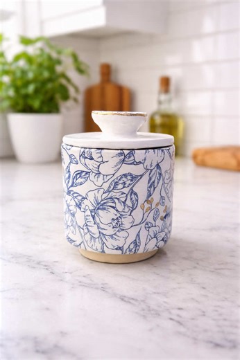 Making a ceramic butter bell 🧈 Want to make one too? The printable template tutorial are in my Etsy shop! #pottery #slabpottery #ceramics #potterytutorial #claycationpottery