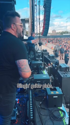 Have you ever caught one of @hinderblowerofficial guitar picks before!? 🤘🏻 | Hinder