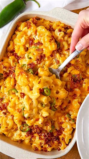Loaded Jalapeño Bacon Mac & Cheese 🧀🌶️🥓 | Creamy Baked Comfort Food Recipe