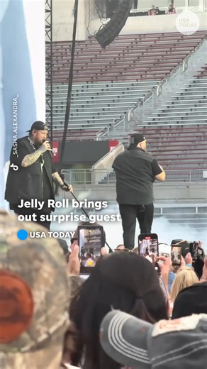 228K views · 3.9K reactions | At Buckeye Country Superfest in Columbus, Jelly Roll surprised the crowd with actor Kevin James, where they sang Jelly Roll's song "Need a Favor" together. | USA TODAY Video | Facebook