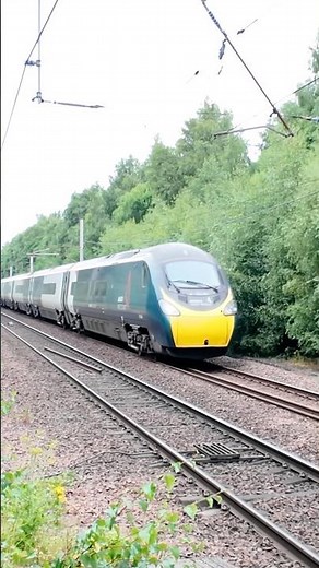 Avanti West Coast Pendolino Glasgow Central to Preston passing Shieldmuir #wcml #pendolino #class390