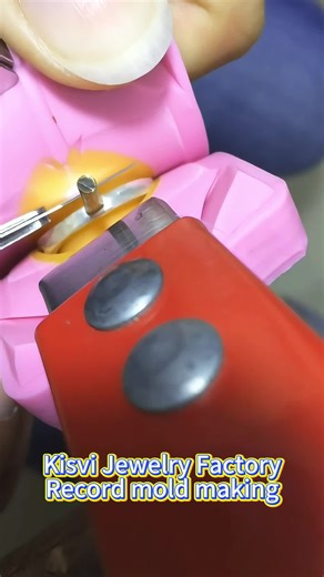 #jewelry #jewelrymaking #customjewelry #jewelrymanufacturer #jewelryfactory