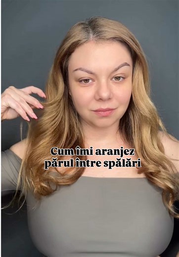 Cum îmi aranjez parul între spălări. 💁🏼‍♀️ Magic Oil, uleiul fără siliconi, care hidratează fără să îngrașe, este acum în lichidare de stoc și poate fi achiziționat cu doar 35 lei de pe oz-style.ro. Grăbește-te să prinzi unul! #bucleacasa