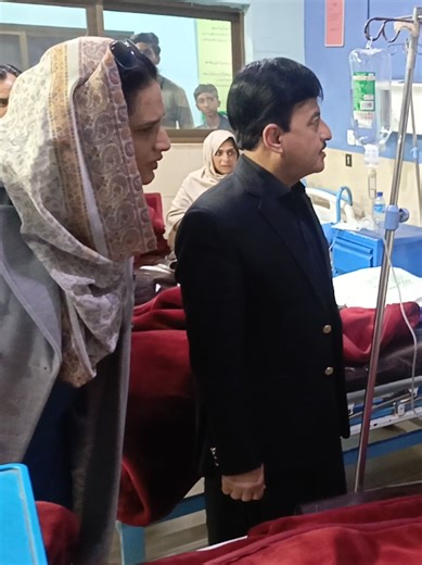 Commissioner Gujranwala, along with DC Sialkot and AC Daska, visited THQ Hospital Daska. During the visit, they inspected the hospital’s facilities, availability of medical staff, patient care, and emergency services. The administration provided a detailed briefing on the hospital’s resources, availability of medicines, bed occupancy, and challenges faced by patients. Commissioner Gujranwala emphasized the need to ensure timely and effective medical services for patients and instructed that any 