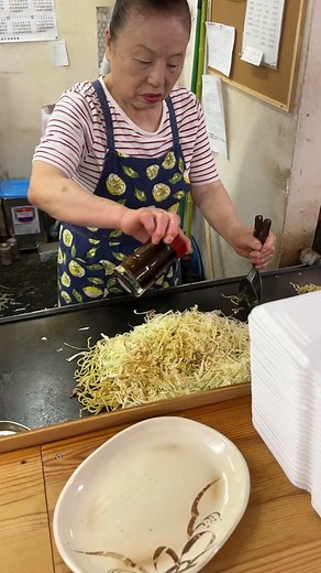 611K views · 26K reactions | A legendary meal on a sketchy street in Japan #japan #japanesefood #japanfood #foodinjapan #japanlife | Japan Eat | Facebook