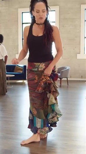 Feel amazing in your body! 💃 With the BodyGroove App, fitness doesn’t have to be hard, boring, or intimidating. Instead of rigid routines, BodyGroove invites you to move your own way—at your pace, in your space, with no pressure. 🌟 Here’s what you’ll love: ✅ Fun, easy-to-follow dance workouts for all ages and fitness levels ✅ A supportive community that celebrates everyBODY ✅ Short sessions that fit into your busy day ✅ A joyful way to get moving, de-stress, and feel alive It’s not about keepi
