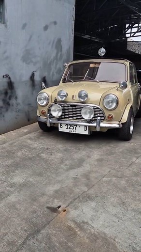 12K views · 489 reactions | Pure Class  Owner: @niro_minihero . #minicooper #automobile #mini #classiccars #carporn #classicmini #carslover #fblifestyle #cargram | Mini Cooper Club | Facebook
