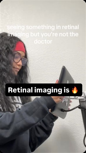 This quick scan has saved vision! Retinal imaging allows our doctors to see what the naked eye cannot and catch serious issues before symptoms appear. -No flashes -No floaters -No warning signs Just early detection that can make all the difference. This small add on provides big peace of mind and has truly helped protect patients’ sight! ✨ Dr. Brandon Igo and Dr. Cory Toufar are currently accepting new patients 📅 Schedule your exam and opt into retinal imaging: https://www.alleneyecarecenter.in