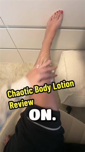 Yay PR! This is the Glutathione Niacinamide Body Lotion by APLB and you can use my code TEANAAHOO20 on Yesstyle if you want to try it 🤭 I’m horrible at staying moisturized so I’m crusty all the time, this felt lightweight and breathable on my skin! Here’s to being more moisturized in the new year 😝 #yesstyle #bodylotions #dryskin