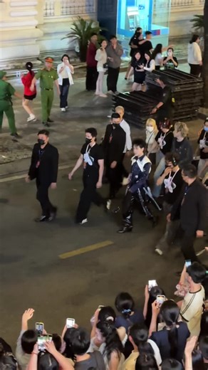 Mơ Ước Làm Ca Sĩ Như Quang Hùng