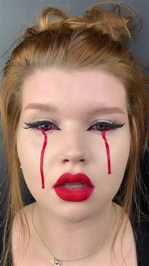 Spooky Eye Blood Makeup Tutorial