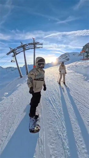 Snowboard and Ski with a View #alps #germanytourism #snowboarding #münchen #europe