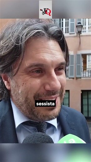 MELONI SULLE GINOCCHIERE? LA MALIZIA È NEGLI OCCHI DI CHI GUARDA #news #shorts