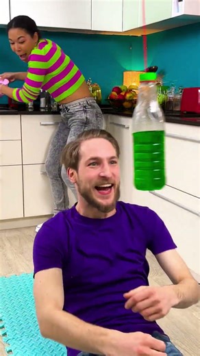 تحدي تمارين البطن الذي تحول إلى مقلب مضحك! 😂