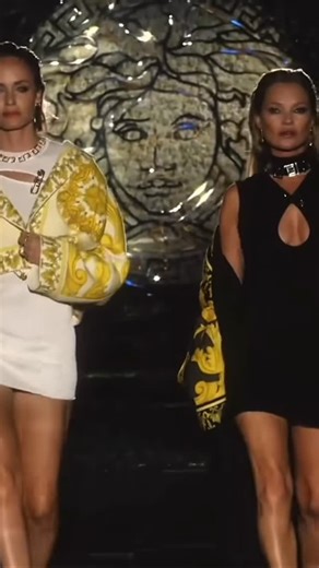 cover mouss on Instagram: "Pure luxury #fashion #runway #versace#katemouse"