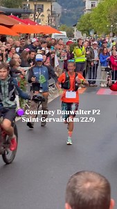 COURTNEY DAUWALTER P2 (KM 22.9) Dans les pas d’une Ruth Croft partie pieds au plancher. L’écart a St-Gervais est de 2 minutes. L’Américaine Abby Hall suit en 3ème position. | Course Epique