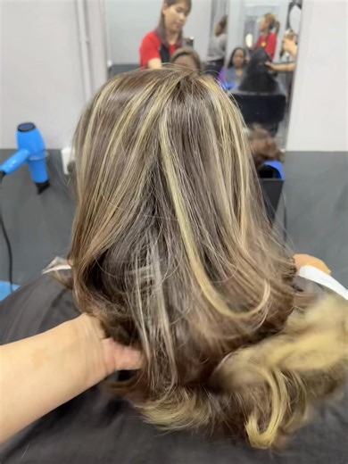 Hair Highlighting Techniques for Beautiful Balayage