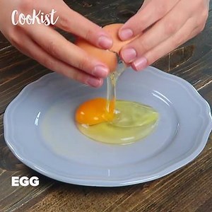 In just a few seconds you can make the perfect sunny-side-up eggs! It's a must try! | Cookist Wow