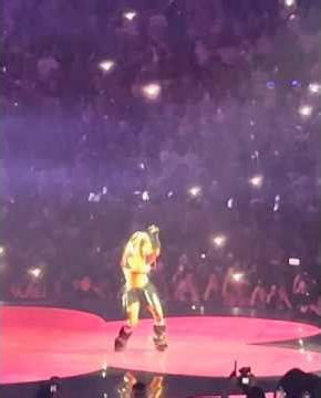 KAROL G Tour mañana será bonito Una noche en Medellin #concierto #bichota #karolg