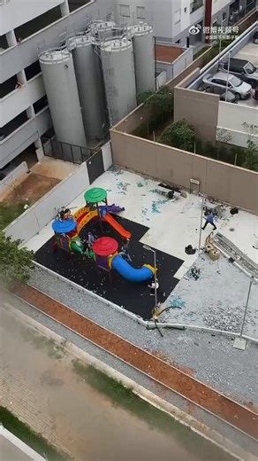 Vtnccc o cachorro matando a criança e a mulher só fazendo tche tchee