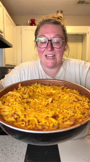 One pan cheesy ground beef pasta😮‍💨🤤 #fyp #kiersteneats #cookingwithkiersten #onepanmeal #easydinnerideas