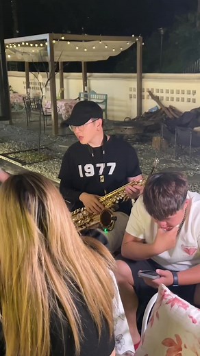 Who Will Win My Love? | Saxophone R&B All Night Music