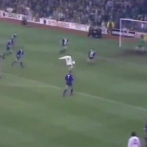 🤍 Today we remember #LUFC legend Billy Bremner, on what would have been his 81st birthday! | Leeds United