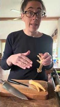 What’s alien? Chickens or cats?!