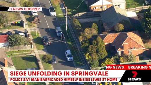 BREAKING: A major police operation is unfolding in Melbourne’s southeast. Police are at a property on Lewis Street in Springvale following reports a man barricaded himself inside. 📱Download the 7NEWS app: 7news.link/7newsapp #7NEWS | 7NEWS Melbourne